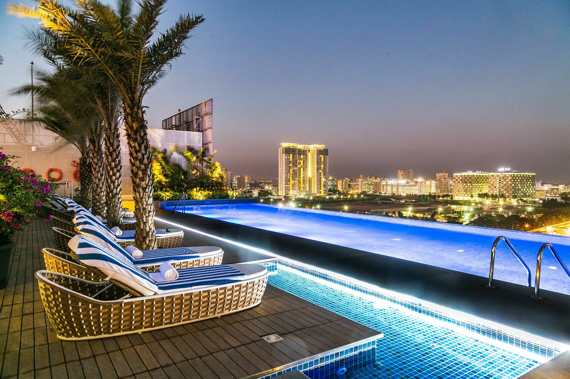 Hotel Courtyard By Marriott Bengaluru Hebbal Exteriér fotografie